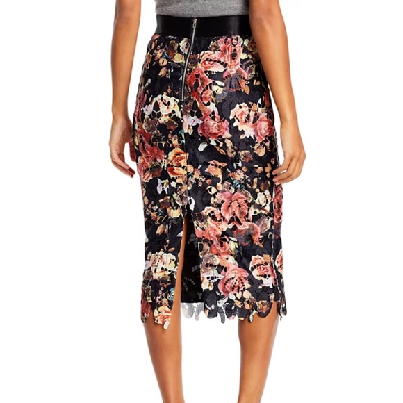 # A001 - Gracia Floral Lace Pencil Skirt Multi Color – Size L NWT - Picture 4 of 10
